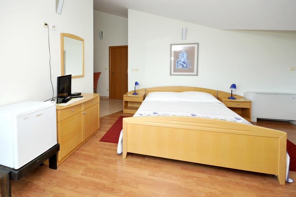 Apartments Villa Lida Трогир Экстерьер фото