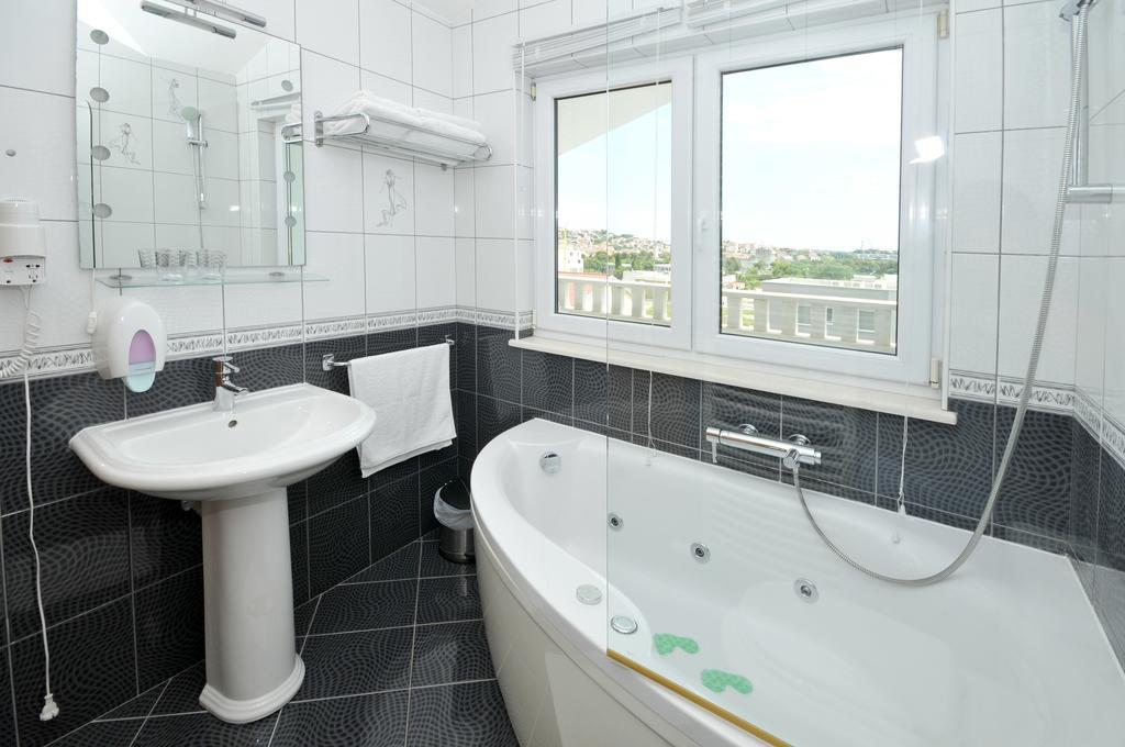 Apartments Villa Lida Трогир Экстерьер фото