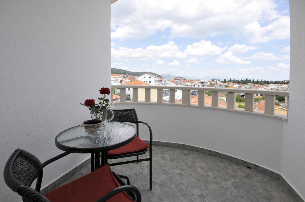 Apartments Villa Lida Трогир Экстерьер фото